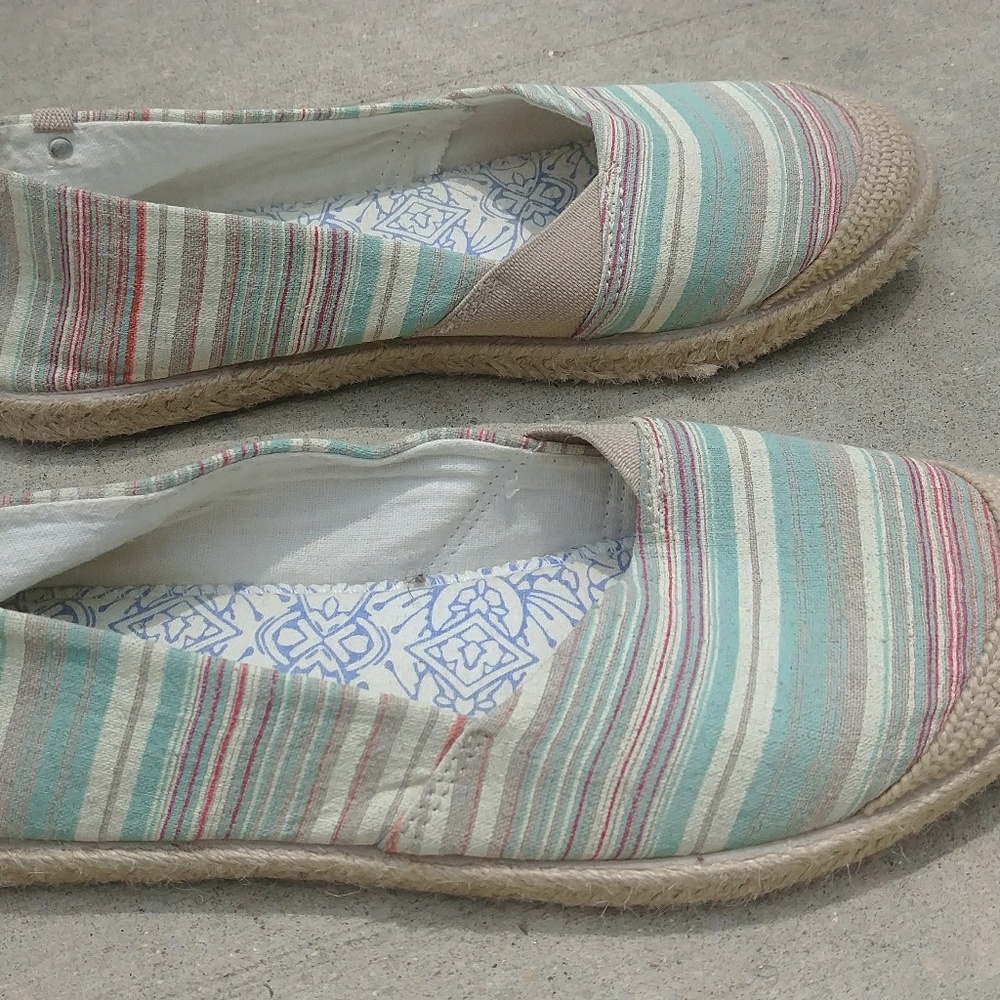Roxy 9.5 flats. Super cute